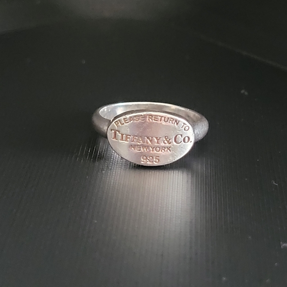 Tiffany & Co. Jewelry - Tiffany & Co. Return To Tiffany Oval Ring